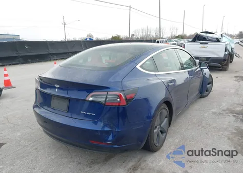 2019 Tesla Model 3 Long Range/Performance z USA, uszkodzony, nr VIN 5YJ3E1EB9KF359446